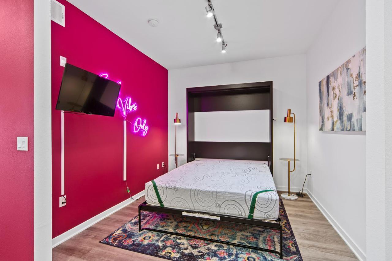 Fairfax District Chic City Oasis 2 Bedroom Apt With Den 136 Los Angeles Exteriér fotografie
