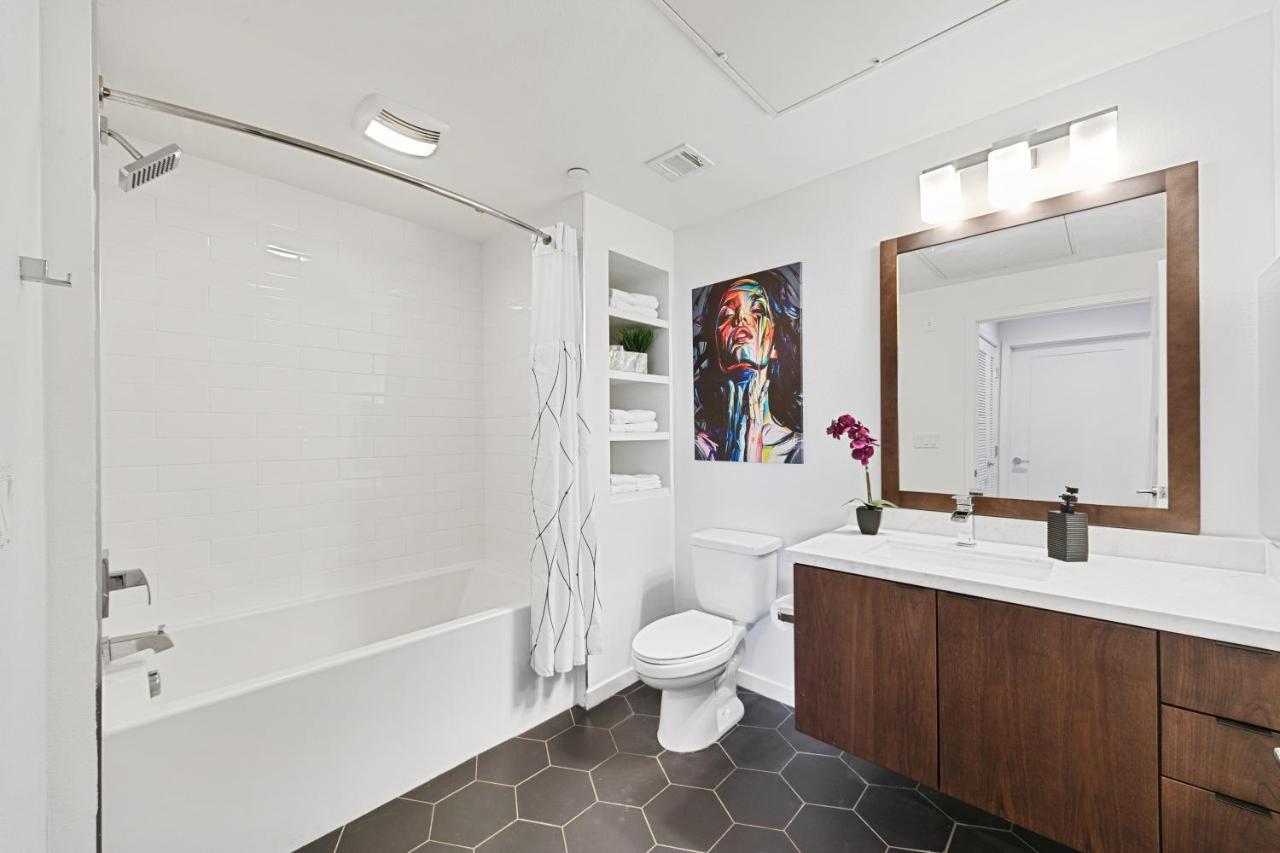 Fairfax District Chic City Oasis 2 Bedroom Apt With Den 136 Los Angeles Exteriér fotografie