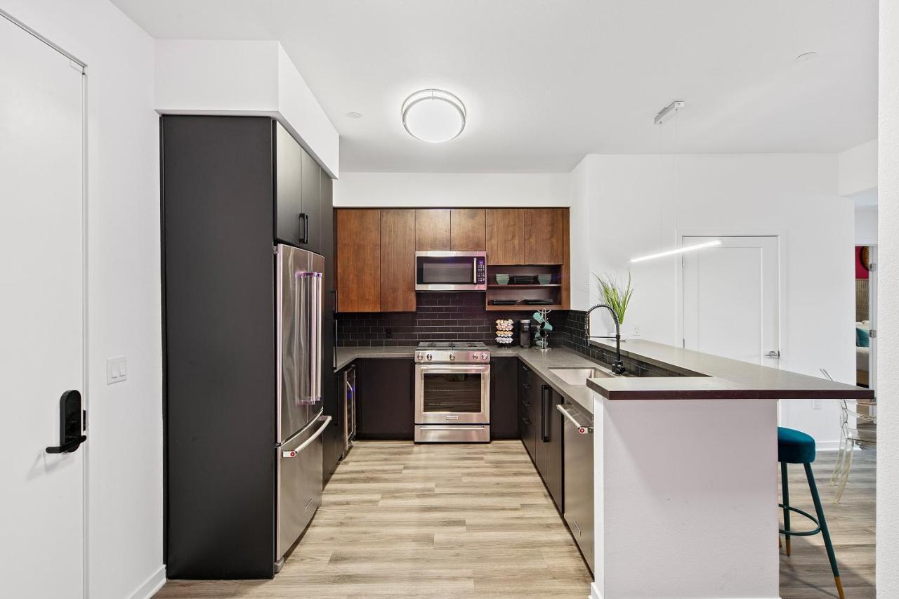 Fairfax District Chic City Oasis 2 Bedroom Apt With Den 136 Los Angeles Exteriér fotografie