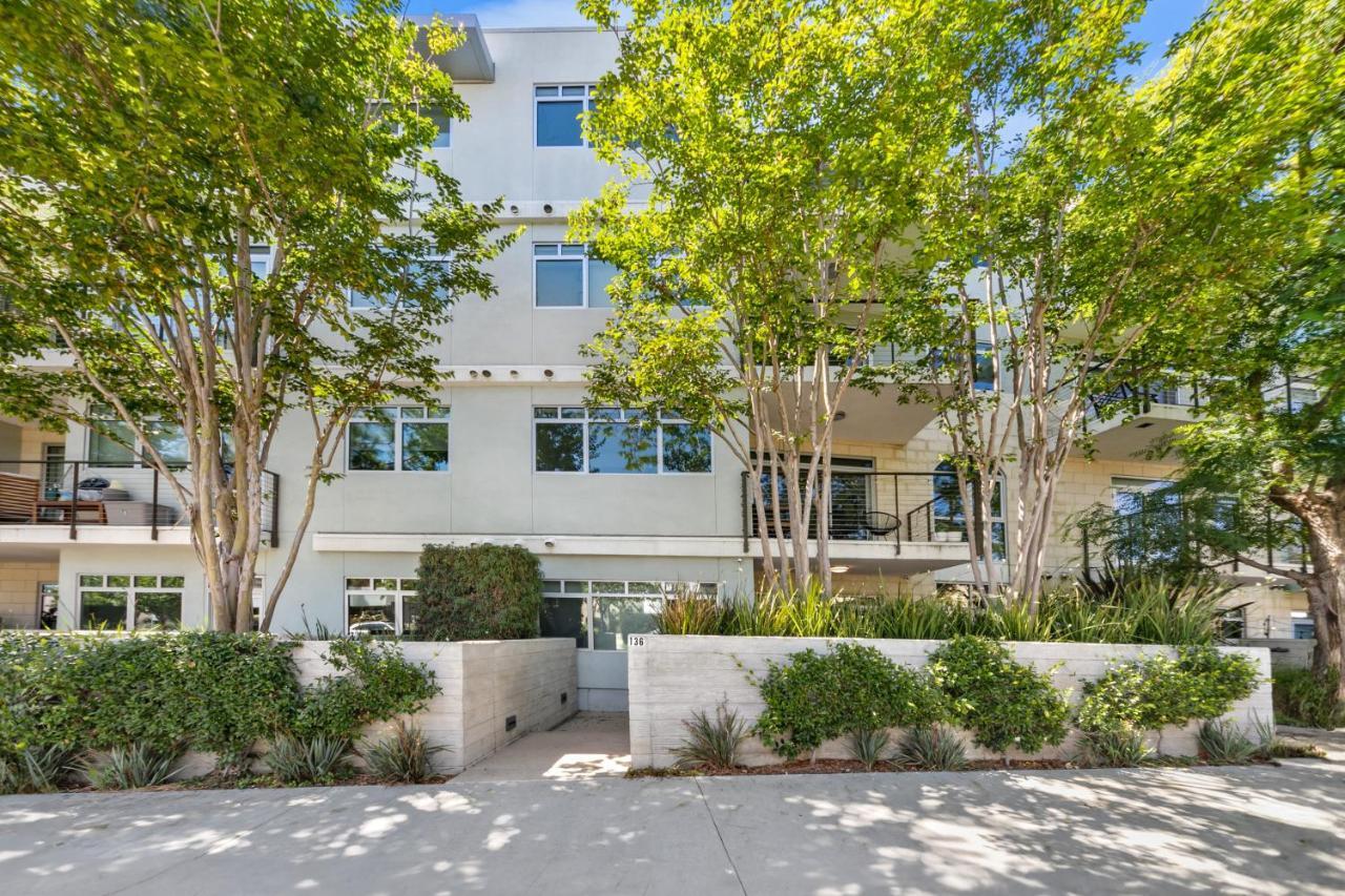 Fairfax District Chic City Oasis 2 Bedroom Apt With Den 136 Los Angeles Exteriér fotografie