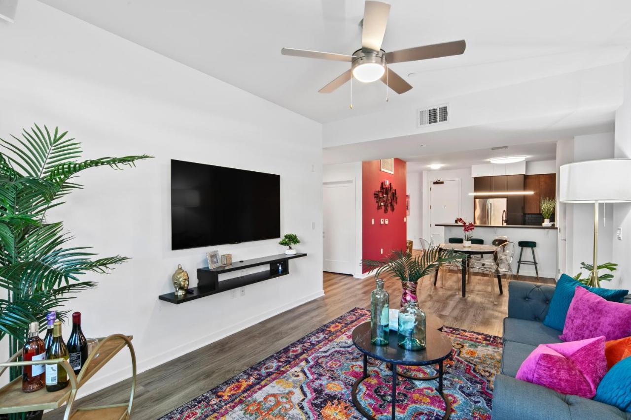 Fairfax District Chic City Oasis 2 Bedroom Apt With Den 136 Los Angeles Exteriér fotografie