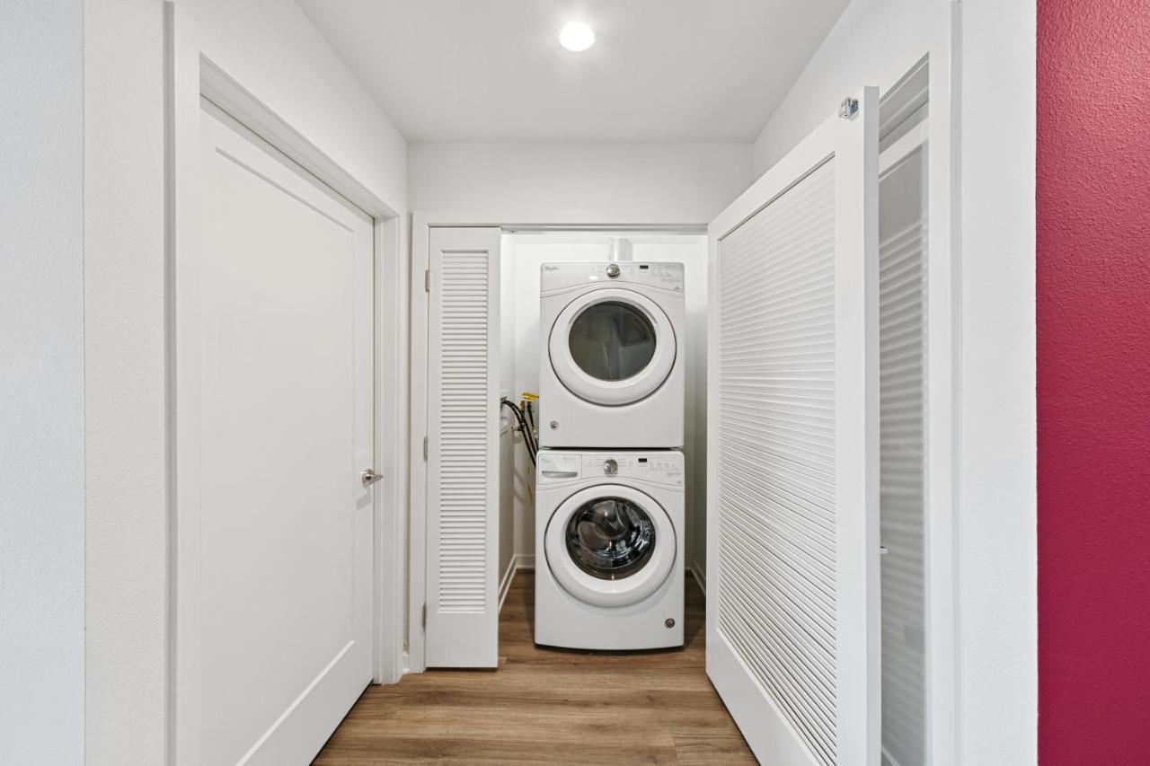 Fairfax District Chic City Oasis 2 Bedroom Apt With Den 136 Los Angeles Exteriér fotografie