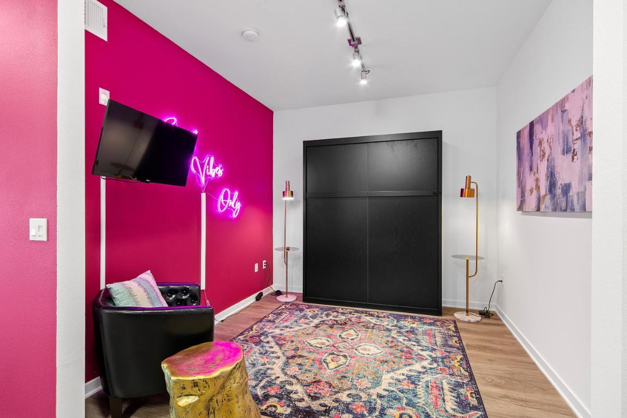 Fairfax District Chic City Oasis 2 Bedroom Apt With Den 136 Los Angeles Exteriér fotografie